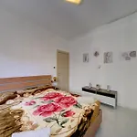 Carla 15 Minuti Dal Centro *