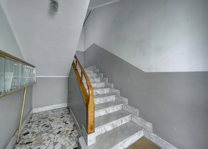 Carla 15 Minuti Dal Centro
