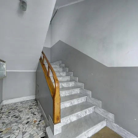 Carla 15 Minuti Dal Centro