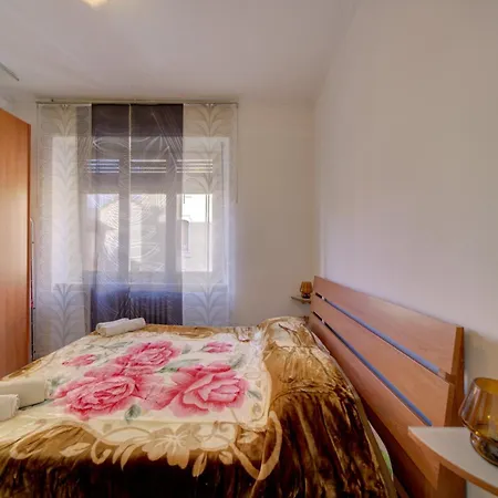 Carla 15 Minuti Dal Centro Turin