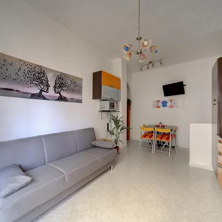 Carla 15 Minuti Dal Centro Lägenhet